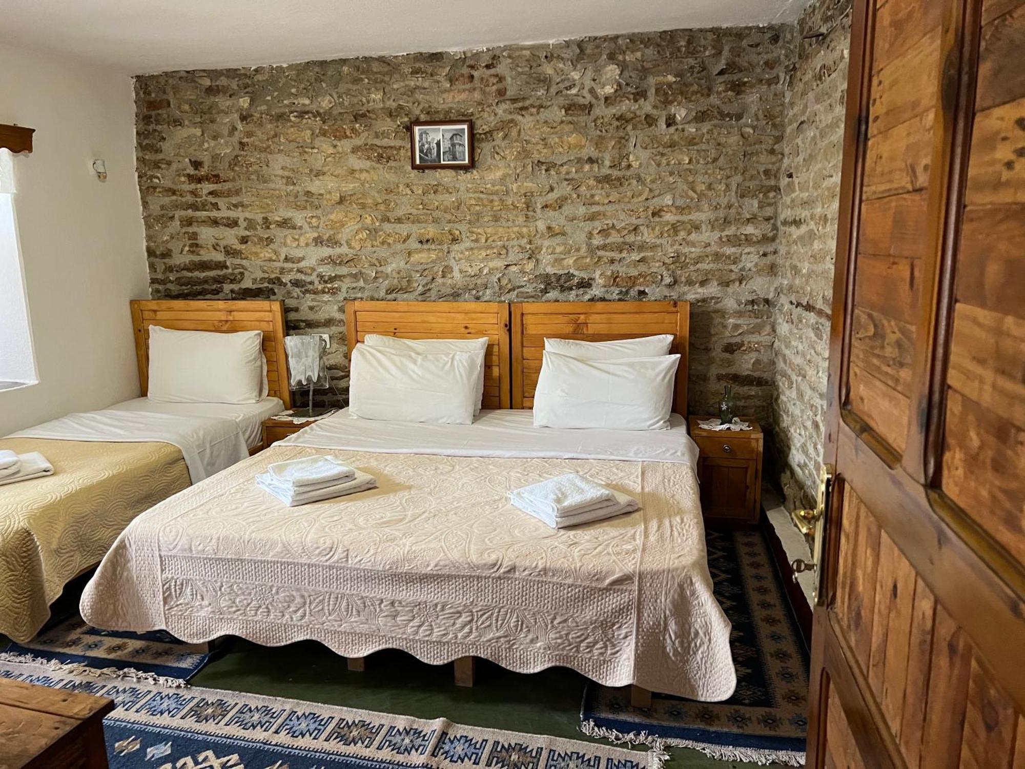 Guest House Salaria Gjirokastër Dış mekan fotoğraf