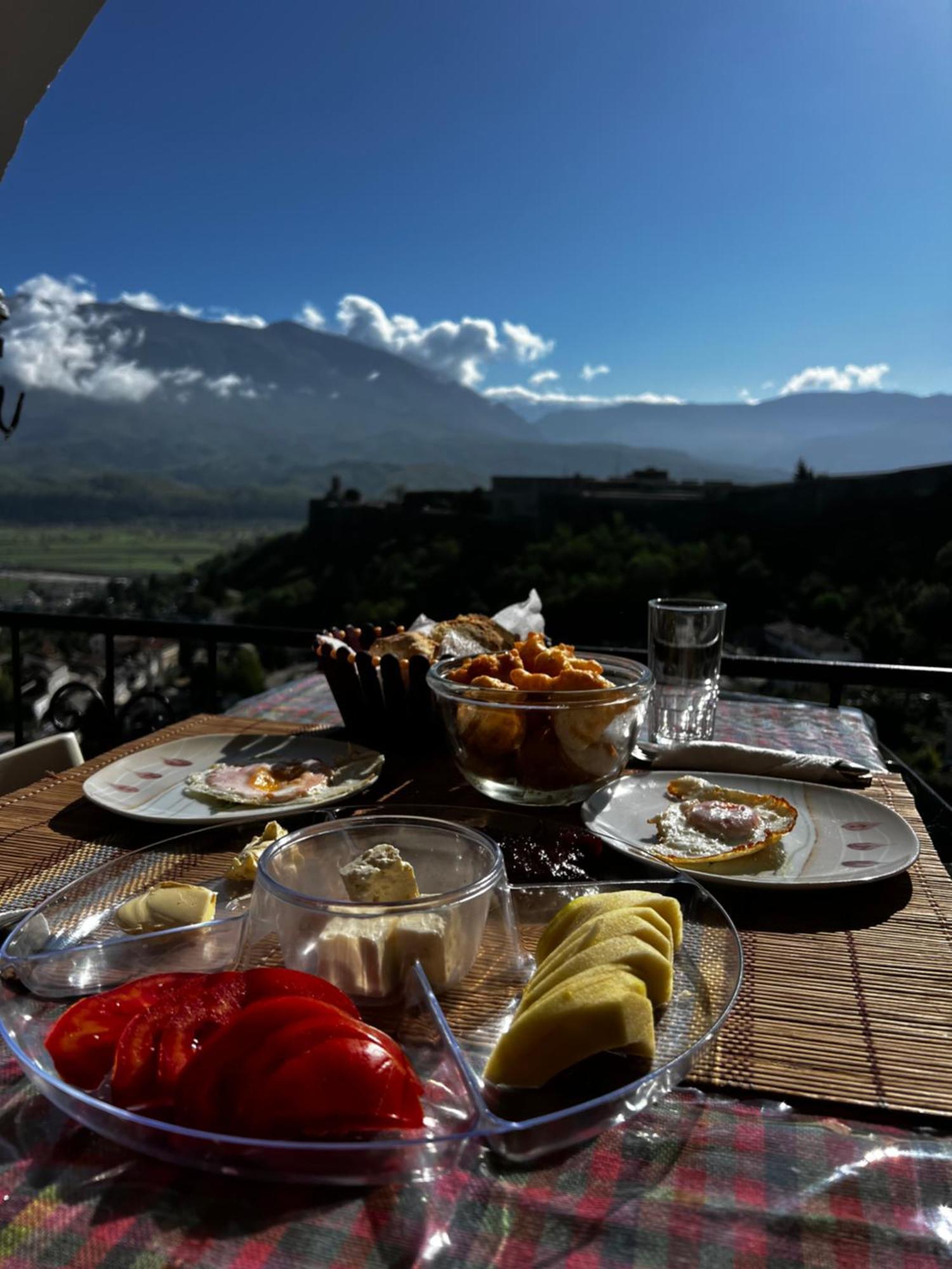 Guest House Salaria Gjirokastër Dış mekan fotoğraf