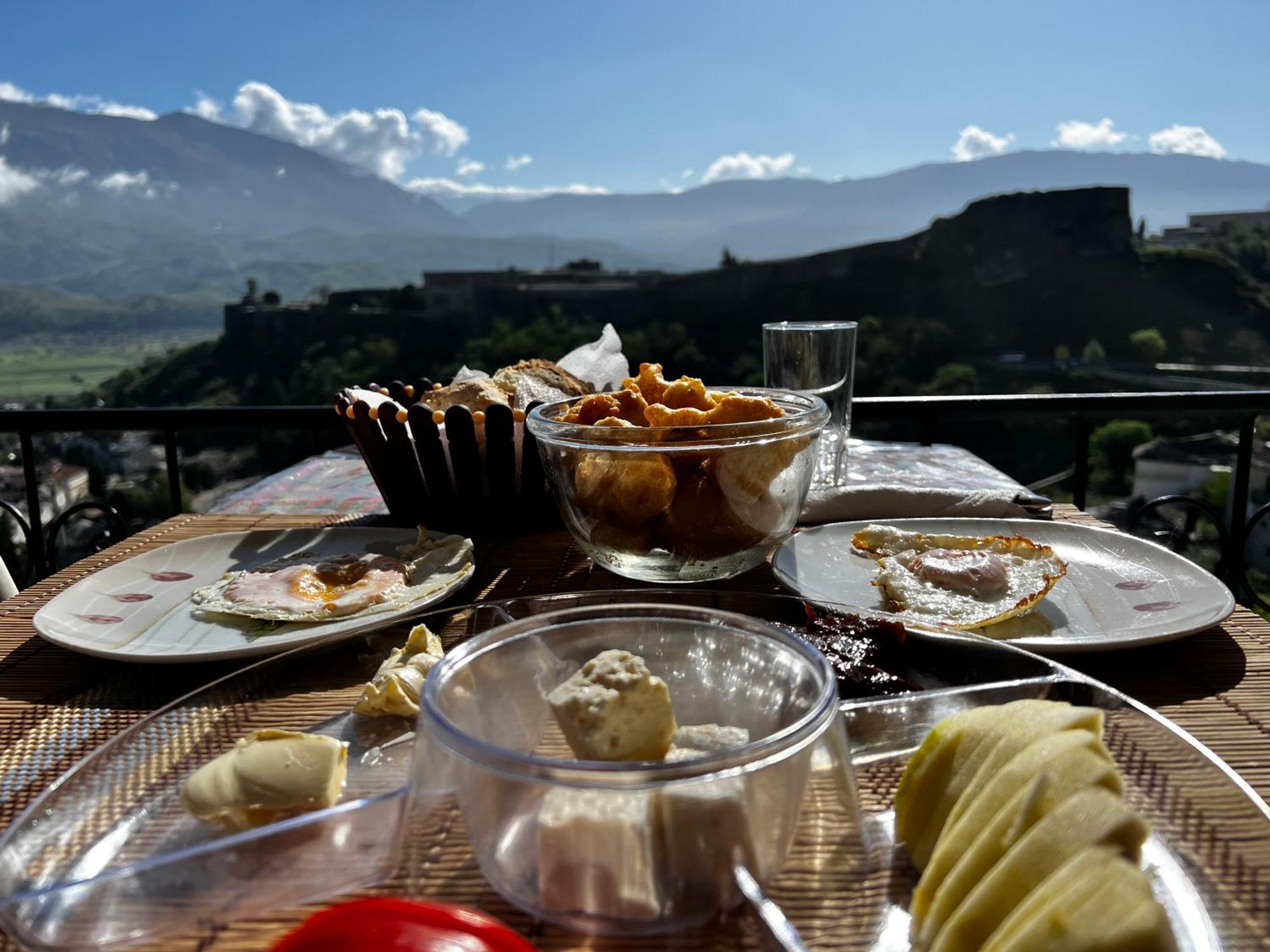 Guest House Salaria Gjirokastër Dış mekan fotoğraf