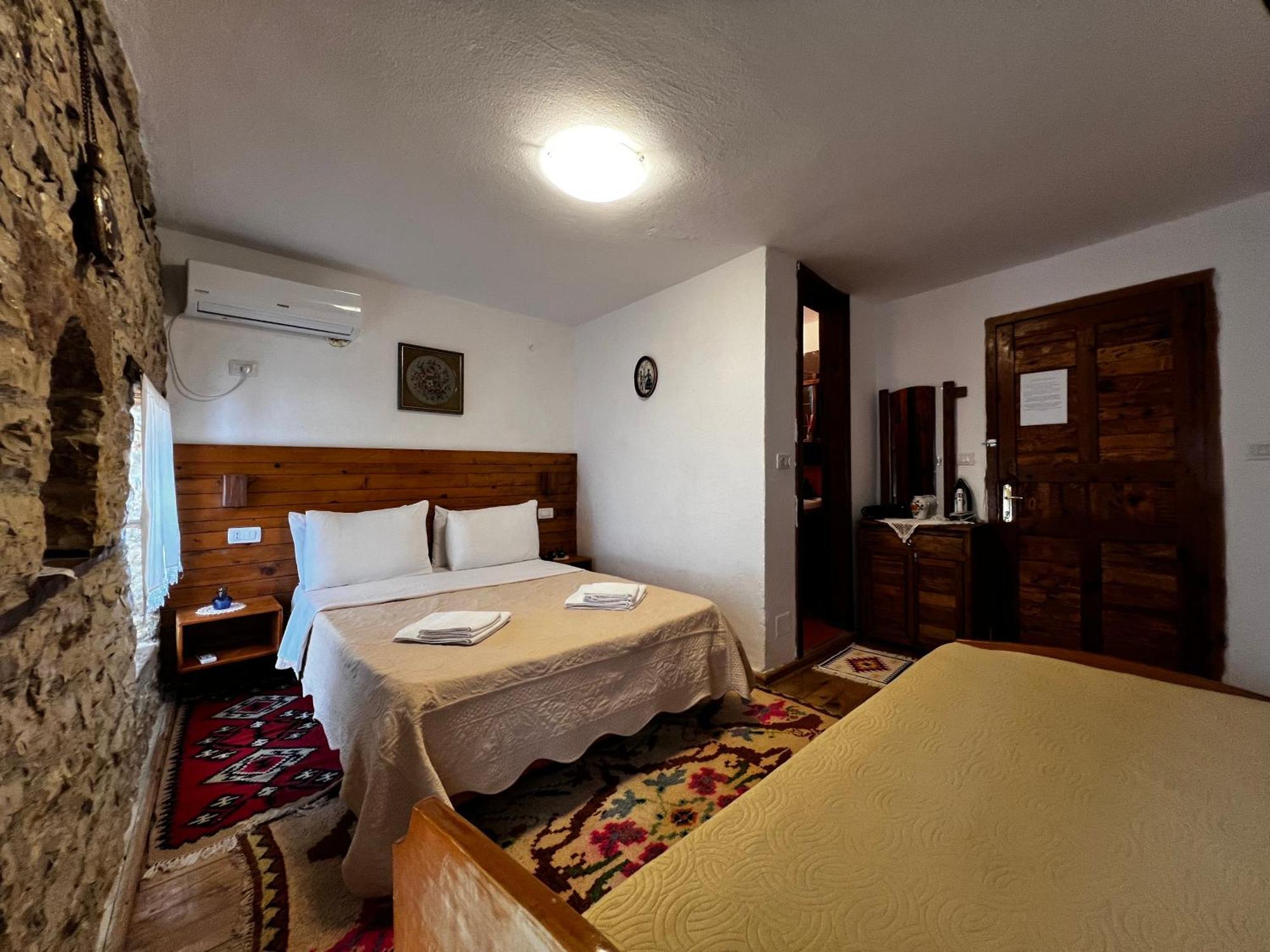Guest House Salaria Gjirokastër Dış mekan fotoğraf